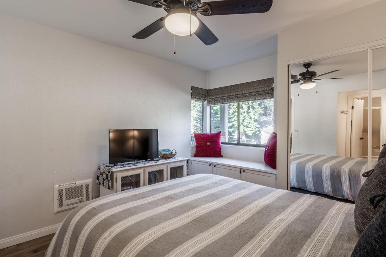 Highly Updated 1 Bedroom Plus Den, 2 Bath Crestview Unit 5 Sleeps Up To 4 Located Near Canyon Lodge Mammoth Lakes Bagian luar foto